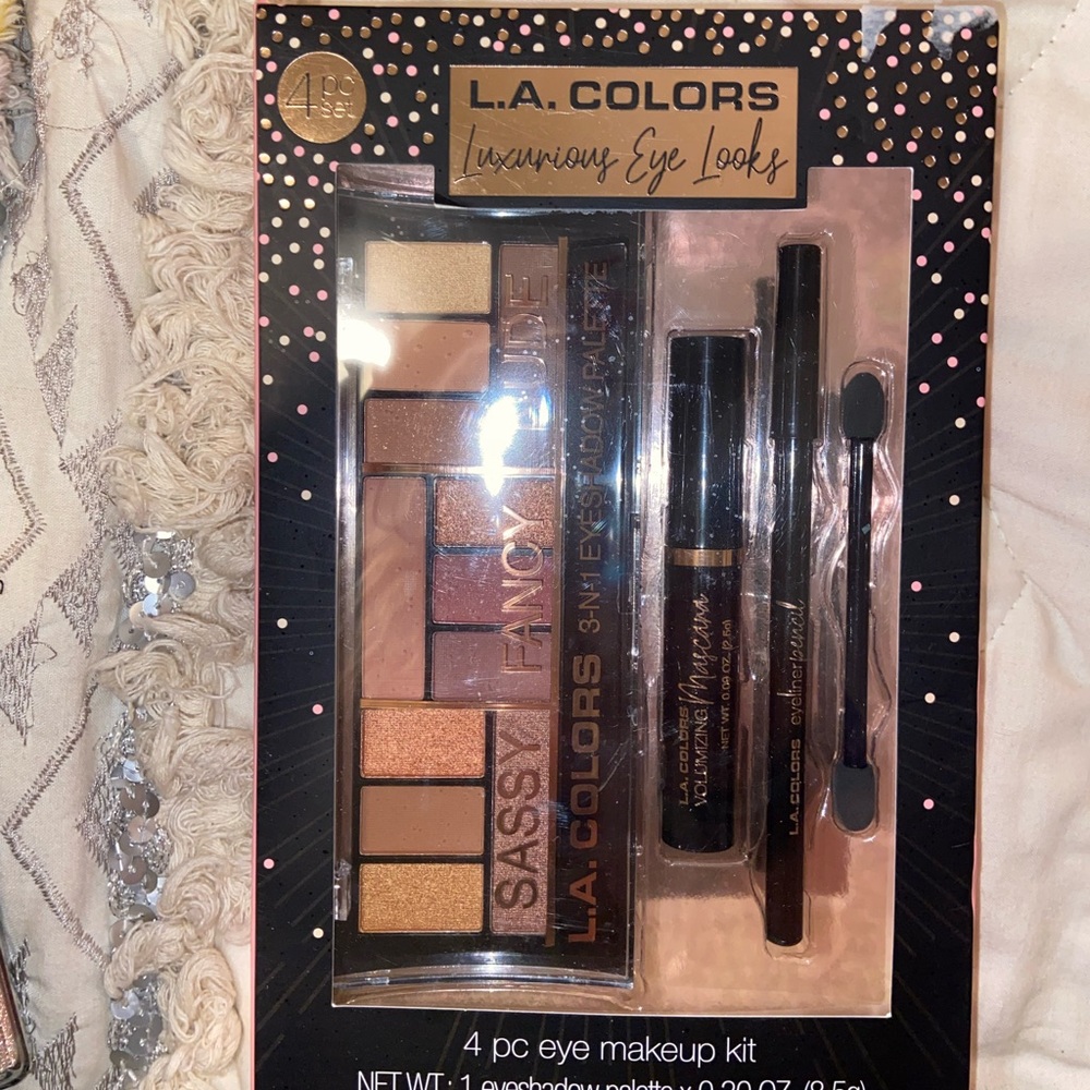 Eye makeup kit